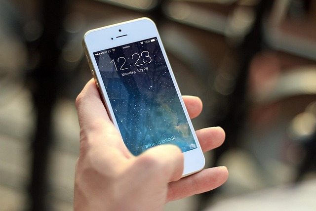 Featured image of post Apple's Foldable iPhone May Be In Short Supply After It Launches