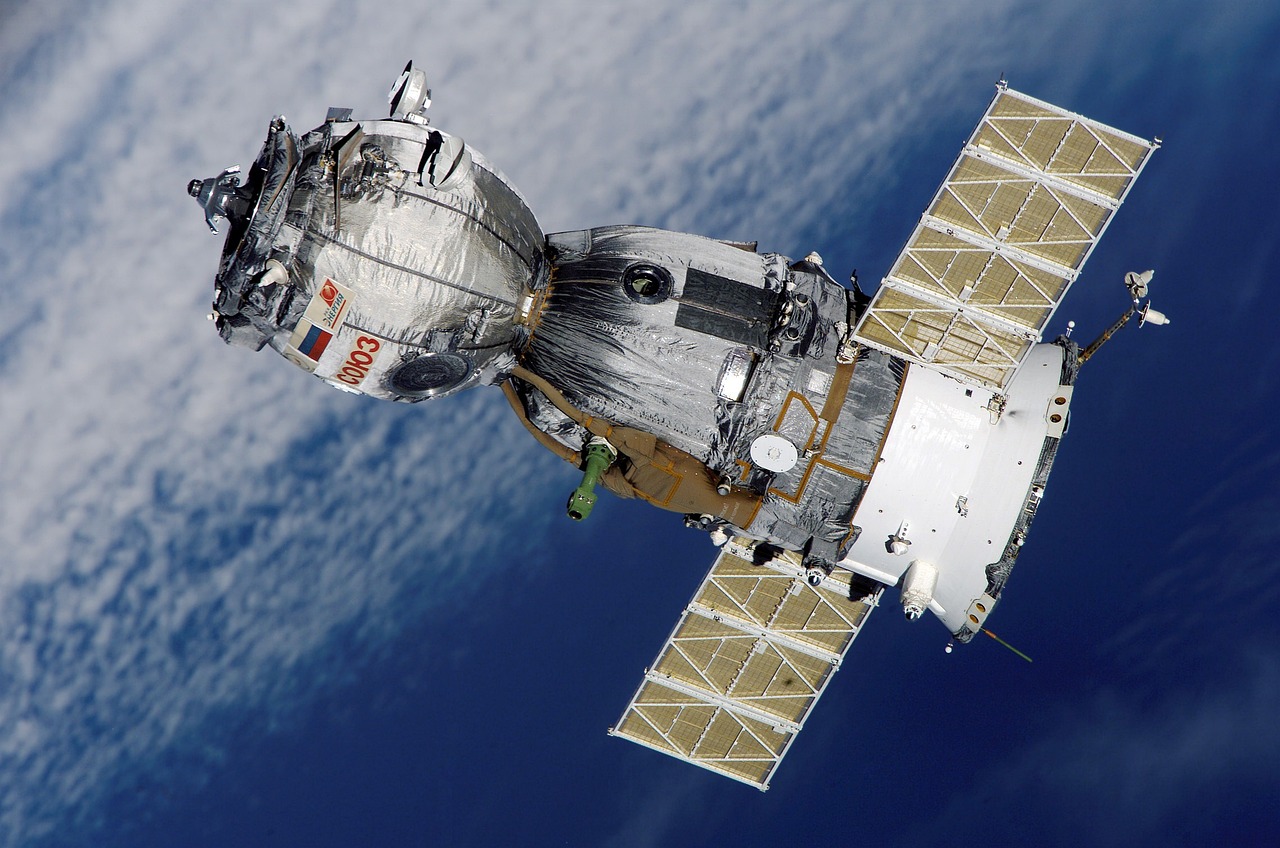 Featured image of post Don't Lose Sleep Over 260 Starlink Satellites Deorbiting — Here's Why It's Routine