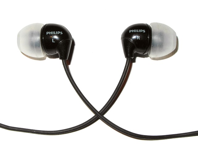 Featured image of post Why People Are Ditching Wireless Earbuds for Wired IEMs — and Why It Matters